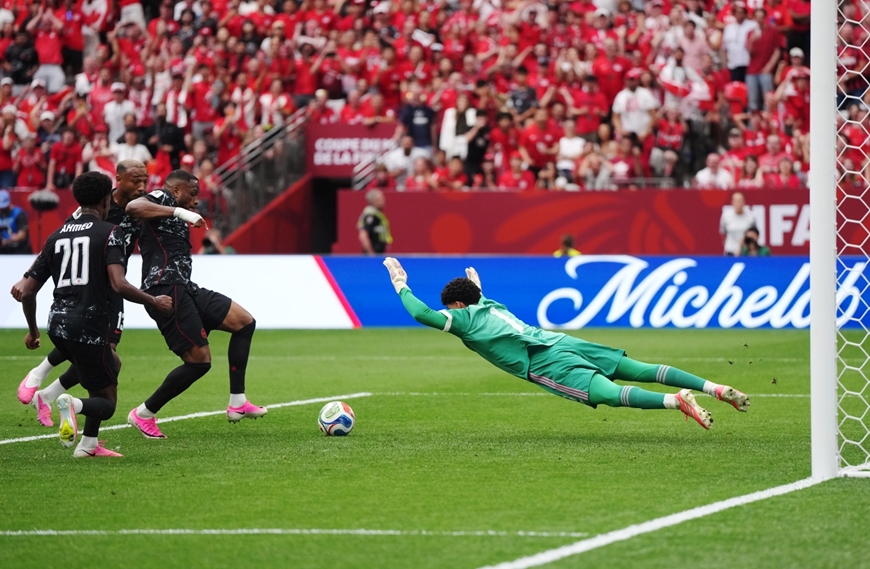 Gallery - 	World Cup 2026: Canada thắng 6-0 khi Qatar nhận 2 thẻ đỏ - image 3